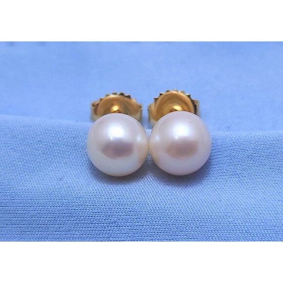 Beautiful 14K Karat Solid Yellow Gold Designer Round Pearl Stud Earrings - Picture 5 of 16